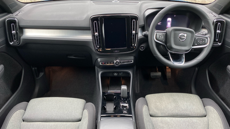 Volvo XC40 2.0 B4P Plus Dark 5dr Auto Petrol Estate